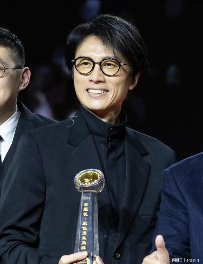 节获奖名单出炉最佳男主角诞生“双黄蛋”九游会登录j9入口第16届澳门国际电影(图2)